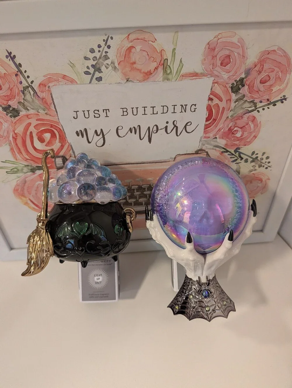 👻NWT Bath & Body Works Set Of 2 Halloween Crystal Ball & Cauldron Projectors
